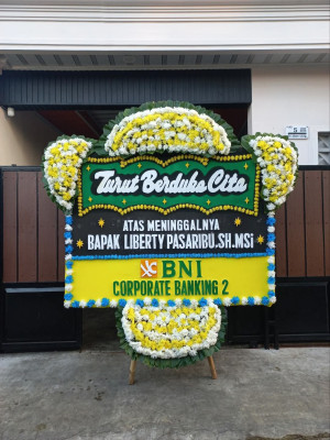Papan Bunga Duka di Mapenduma