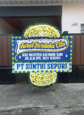 Papan Bunga Duka di Mapenduma