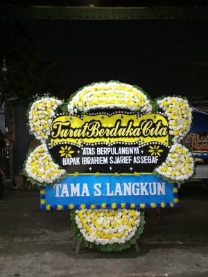 Papan Bunga Duka di Mapenduma