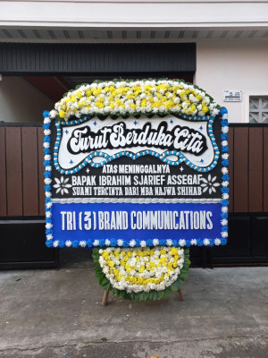 Papan Bunga Duka di Mapenduma